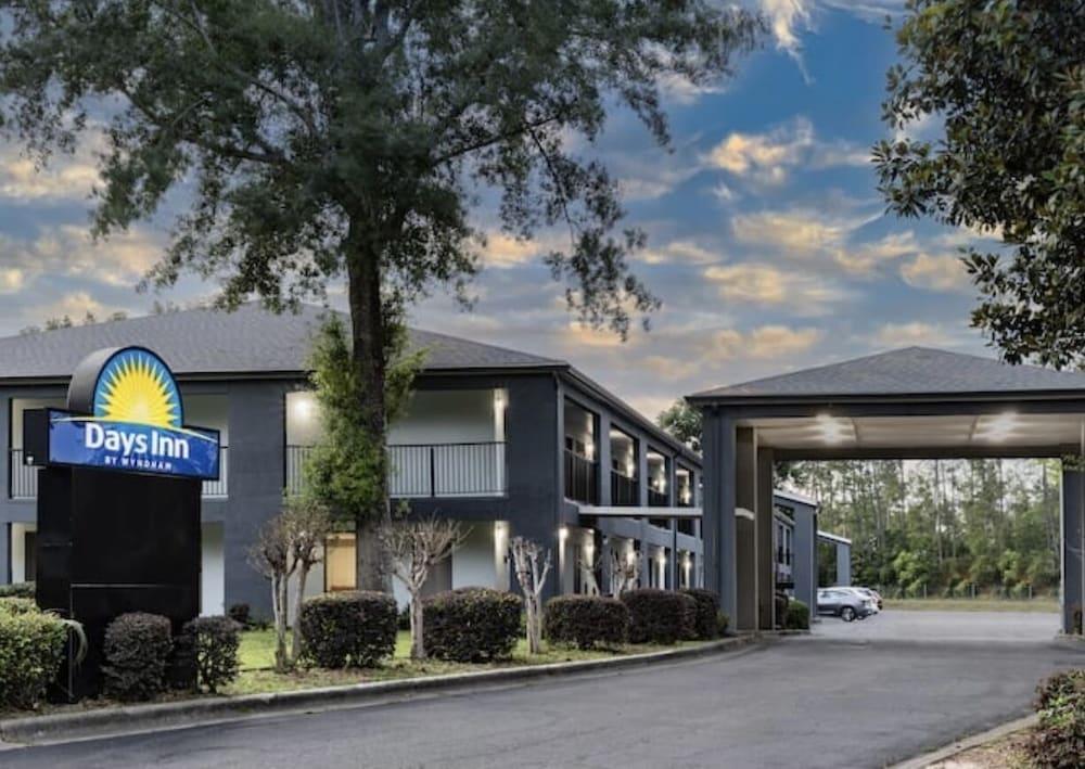 Days Inn By Wyndham Pensacola I-10 Ferry Pass Eksteriør billede